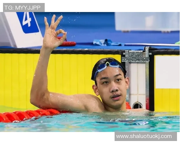 张展硕，三金三纪录！赛后承受央视采访“抢”过话筒采访亚军，“我是复旦大学新闻学的”